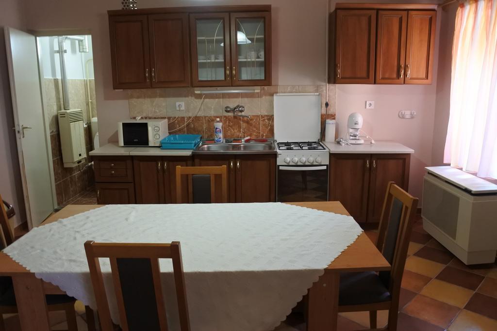 Kisasszony Apartman Eger Exterior photo
