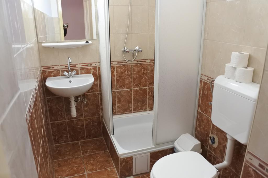 Kisasszony Apartman Eger Exterior photo