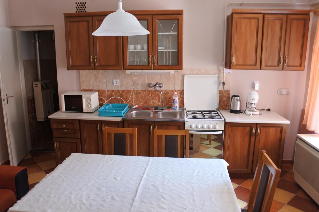 Kisasszony Apartman Eger Exterior photo